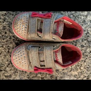 Toddler girls size 7 light up skechers
